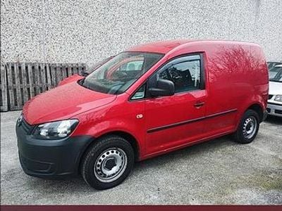 Begagnad VW Caddy 102 HK (75 kW) 2015 Röd Minibuss