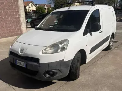 Usata Peugeot TePee Access 75 CV (55 kW) 2012 Station wagon