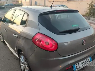 Usata Fiat Bravo 105 CV (77 kW) 2013 Grigio Utilitaria