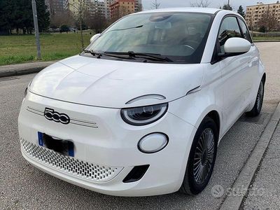 Usata Fiat 500e Icon 69 kW (95 CV) 2022 Bianco Berlina