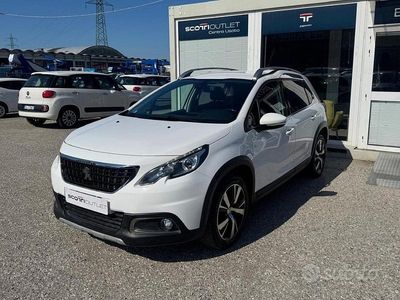 Usata Peugeot 2008 Allure 99 CV (72 kW) 2017 Bianco SUV