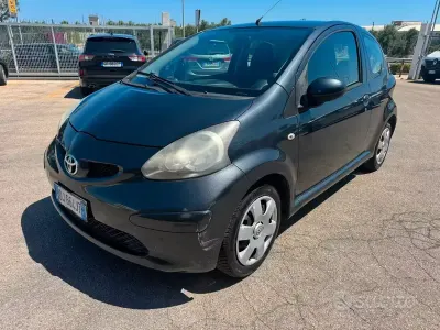 Usata Toyota Aygo Sol 68 CV (50 kW) 2007 Nero Utilitaria
