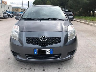 usata Toyota Yaris x neopatentati