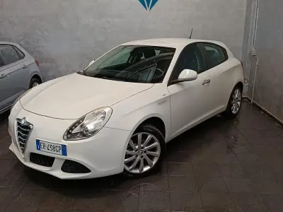 Usata Alfa Romeo Giulietta Progression 105 CV (77 kW) 2013 Bianco Utilitaria