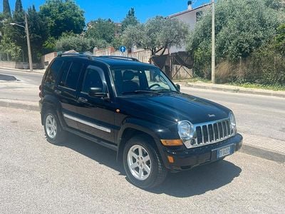Usata Jeep Cherokee 163 CV (119 kW) 2007 Nero SUV
