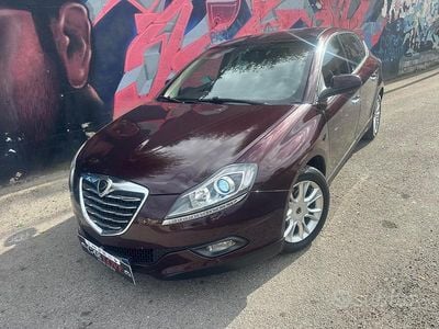 Usado Lancia Delta 120 CV (88 kW) 2012 Marrón Utilitario