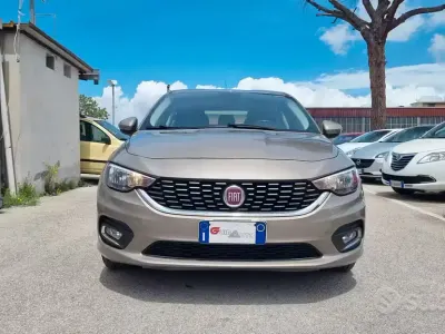 Usado Fiat Tipo Lounge 120 CV (88 kW) 2018 Marrón Berlina