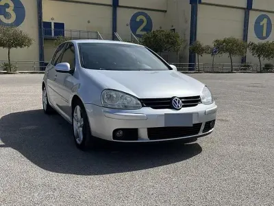 Usado VW Golf V 140 CV (102 kW) 2007 Gris Berlina