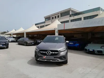 Usata Mercedes GLA200 150 CV (110 kW) 2023 Grigio SUV