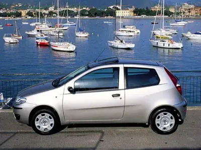 Begagnad Fiat Punto Classica 60 HK (44 kW) 2008 Grå Halvkombi
