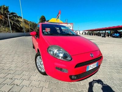 Usata Fiat Punto 77 CV (56 kW) 2014 Rosso Utilitaria