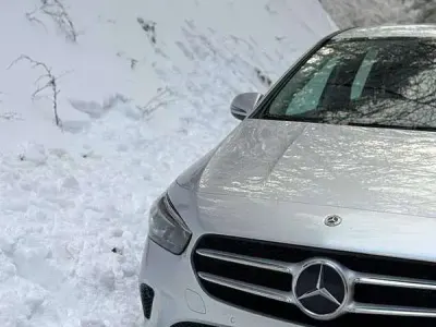 Usata Mercedes B200 Executive 150 CV (110 kW) 2021 Argento Utilitaria
