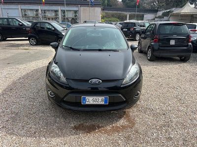 Usata Ford Fiesta Business Edition 82 CV (60 kW) 2012 Nero Utilitaria