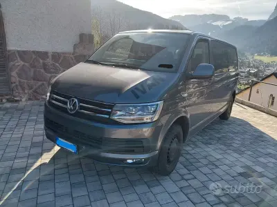 Usata VW Caravelle 150 CV (110 kW) 2019 Grigio Furgone