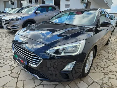 Usata Ford Focus Titanium 120 CV (88 kW) 2019 Gray Berlina
