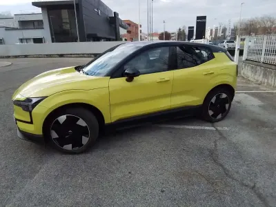 Occasion Volvo EX30 Plus 200 kW (272 ch) 2024 Jaune SUV