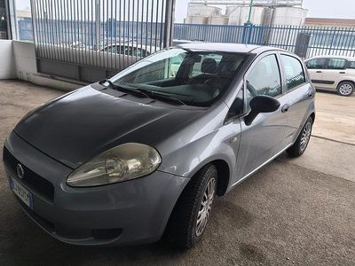 Usata Fiat Punto Active 69 CV (50 kW) 2011 Grigio Utilitaria