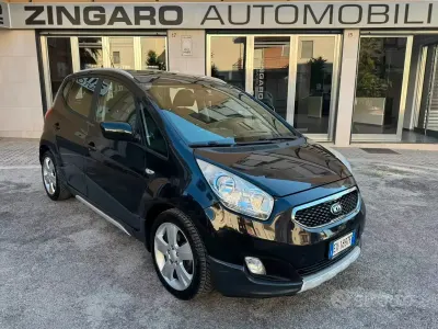 Usata Kia Venga 90 CV (66 kW) 2014 Nero Utilitaria