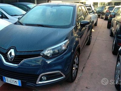 Usata Renault Captur 90 CV (66 kW) 2016 Grigio SUV
