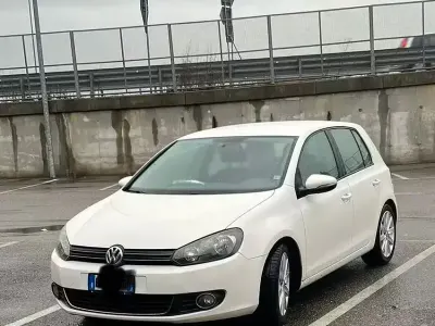 Usata VW Golf VI 122 CV (89 kW) 2010 Bianco Utilitaria