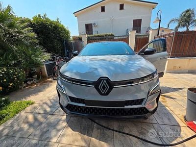 Grigio Usata 2023 Renault Megane E-Tech SUV | 29.000 € (Cara)