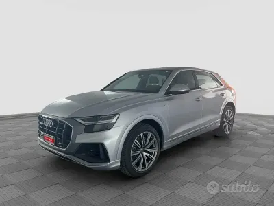 Usata Audi Q8 Sport 286 CV (210 kW) 2020 Grigio SUV