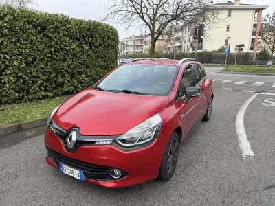 Usata Renault Clio 90 CV (66 kW) 2015 Rosso Station wagon