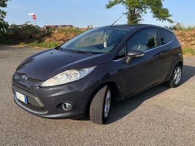 Begagnad Ford Fiesta Titanium 71 HK (52 kW) 2011 Svart Halvkombi