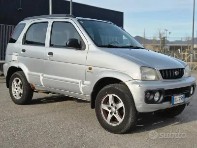 Usata Daihatsu Terios 86 CV (63 kW) 2003 Grigio SUV