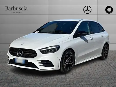 Usata Mercedes B180 AMG Line Premium 116 CV (85 kW) 2023 Bianco Utilitaria