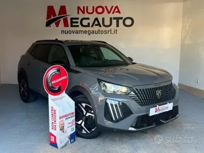 Usata Peugeot 2008 Allure 101 CV (74 kW) 2025 Grigio SUV