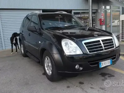 Usata SsangYong Rexton II 165 CV (121 kW) 2008 Nero SUV
