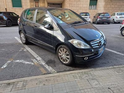 Usata Mercedes 190 109 CV (80 kW) 2009 Nero Berlina