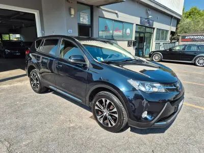 Usata Toyota RAV4 Style 124 CV (91 kW) 2015 Blu SUV