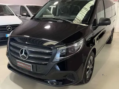 Usata Mercedes Vito 190 CV (139 kW) 2025 Nero ossidiana Furgone