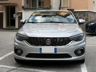 Usata Fiat Tipo Lounge 95 CV (69 kW) 2017 Grigio Berlina