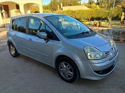 Käytetty Renault Modus 106 HP (77 kW) 2008 Harmaa Tila-auto