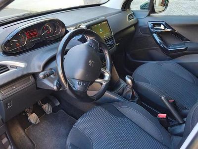 Usata Peugeot 208 101 CV (74 kW) 2019 Nero Utilitaria