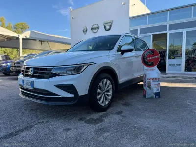 Usata VW Tiguan Life 253 CV (186 kW) 2022 Bianco SUV