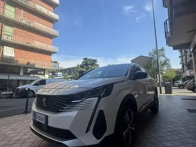 Usata Peugeot 3008 Allure 131 CV (96 kW) 2022 SUV