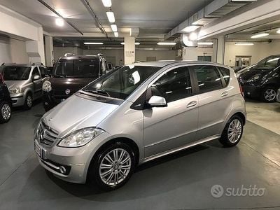 Usata Mercedes A180 Avantgarde 109 CV (80 kW) 2011 Grigio Berlina