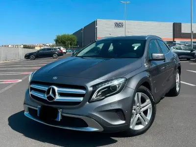 Usata Mercedes GLA200 136 CV (100 kW) 2014 Grigio SUV
