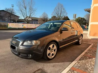 Usata Audi A3 Ambiente 140 CV (102 kW) 2006 Grigio Utilitaria