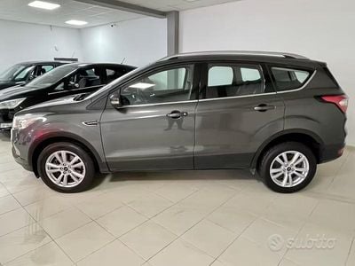 Usata Ford Kuga Titanium 120 CV (88 kW) 2018 Grigio SUV