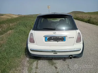 Usata Mini Cooper 116 CV (85 kW) 2002 Utilitaria