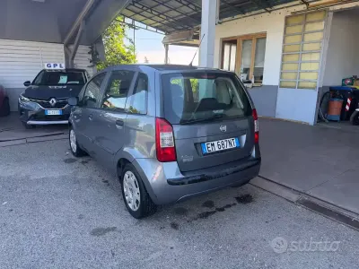Usata Fiat Idea Dynamic 77 CV (56 kW) 2012 Grigio Monovolume