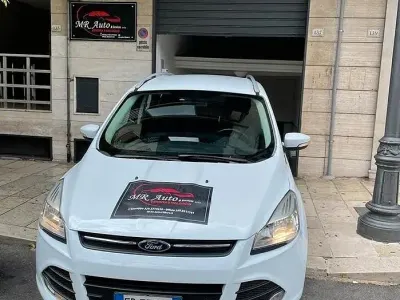 Usata Ford Kuga Titanium 140 CV (102 kW) 2014 Bianco SUV