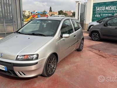 Usata Fiat Punto 140 CV (102 kW) 2003 Grigio Utilitaria
