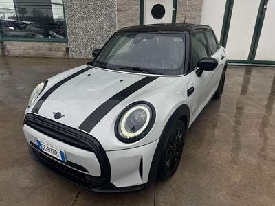 White silver metallic Usata 2021 Mini Cooper Essential Utilitaria | 21.990 € (Cara)