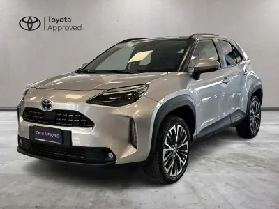 Usata Toyota Yaris Cross Lounge 116 CV (85 kW) 2023 Argento SUV